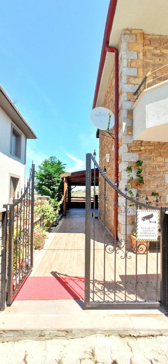 Taş Villa Ada Evi - 3+2 Dubleks, Verandalı - Housity