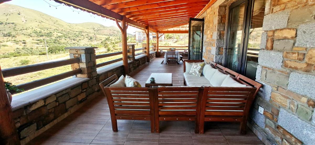 Taş Villa Ada Evi - 3+2 Dubleks, Verandalı - Housity