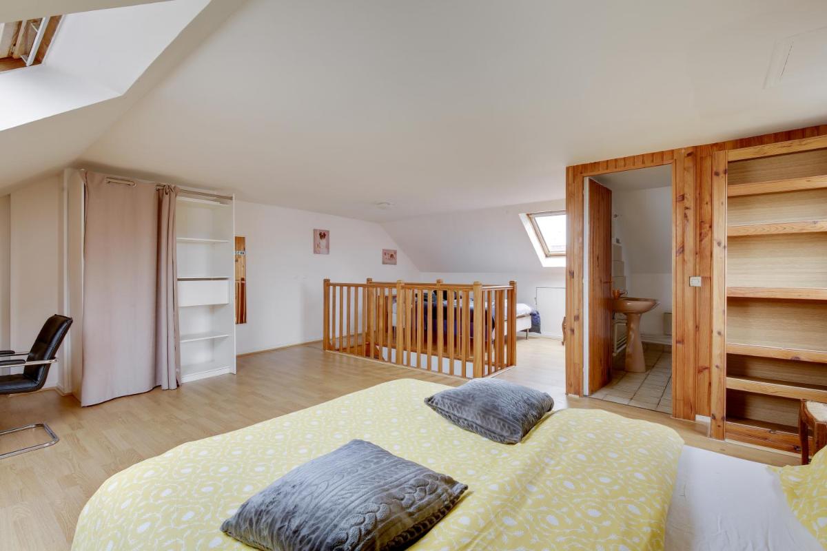 Chic house with babyfoot and gym - Housity