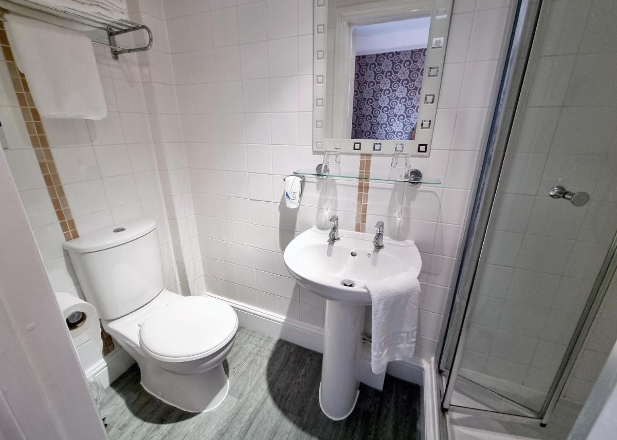 Bacon Arms, Newbury - Housity