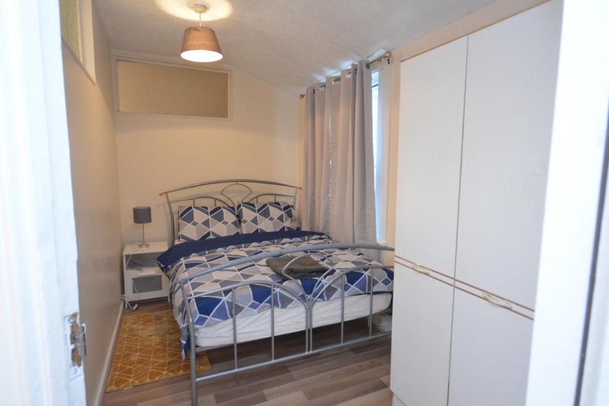Cheerful 4 bedroom House in greater London - Housity