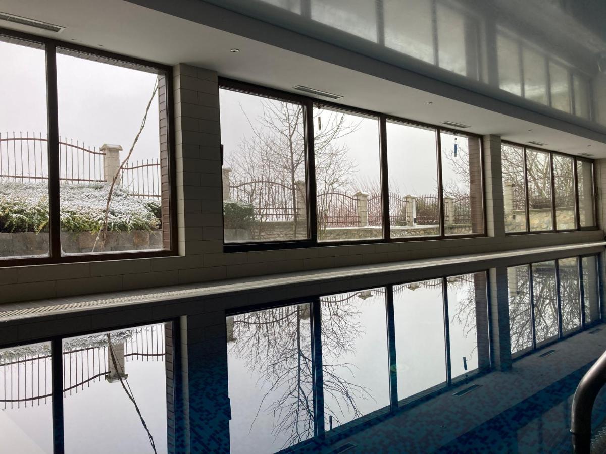 Luxury  Forest View - Housity