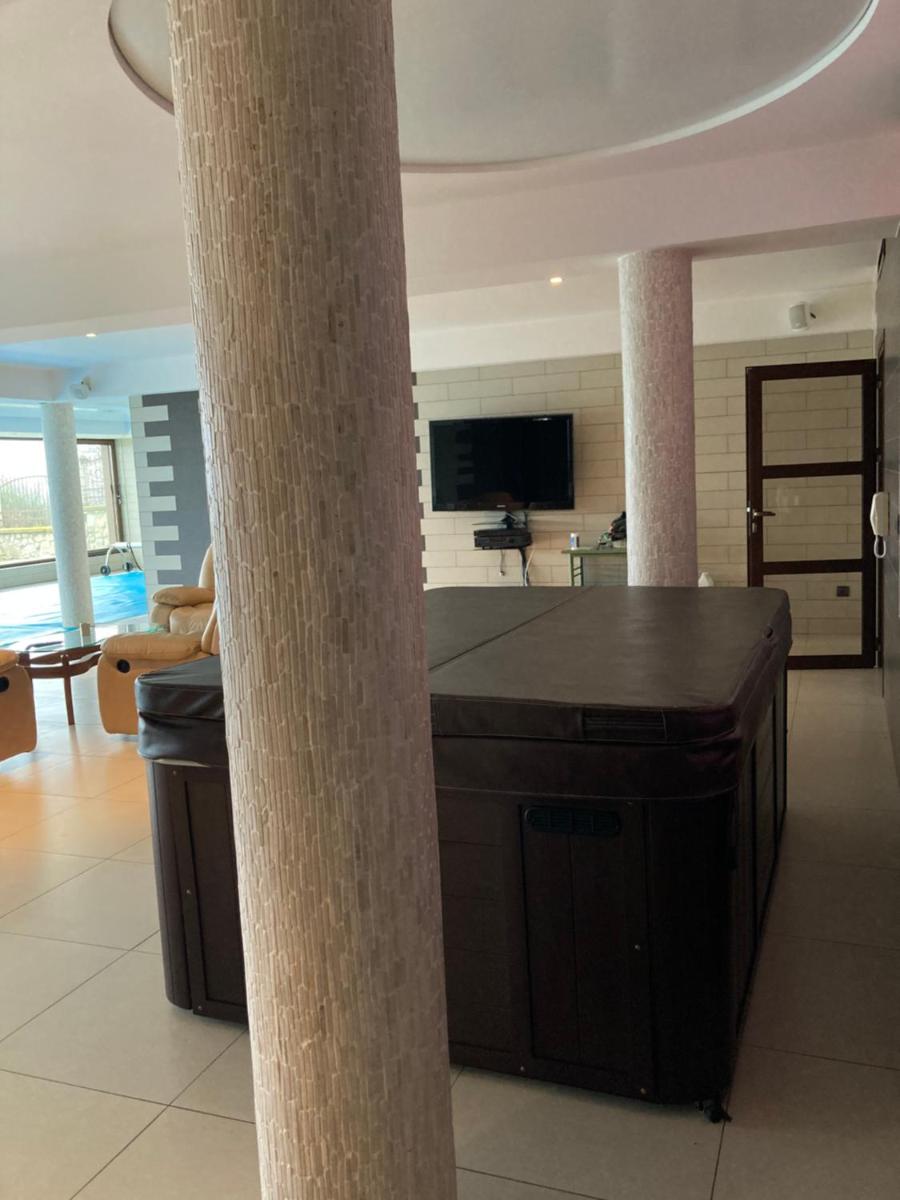 Luxury  Forest View - Housity