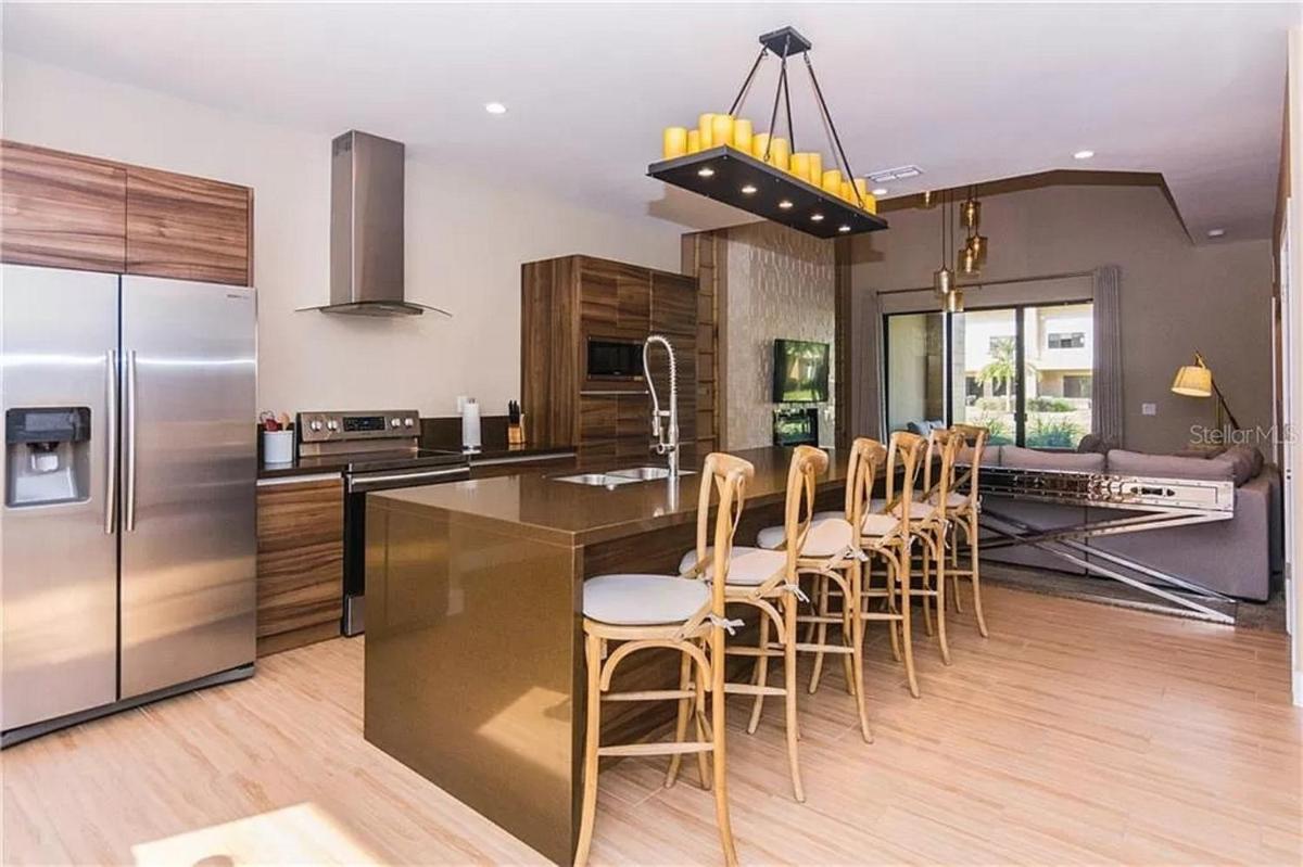 Suitetrails - Magic Village 4 Bedroom! Welcome Home!