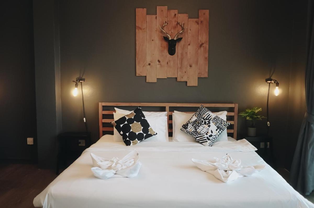 Thira House - Housity