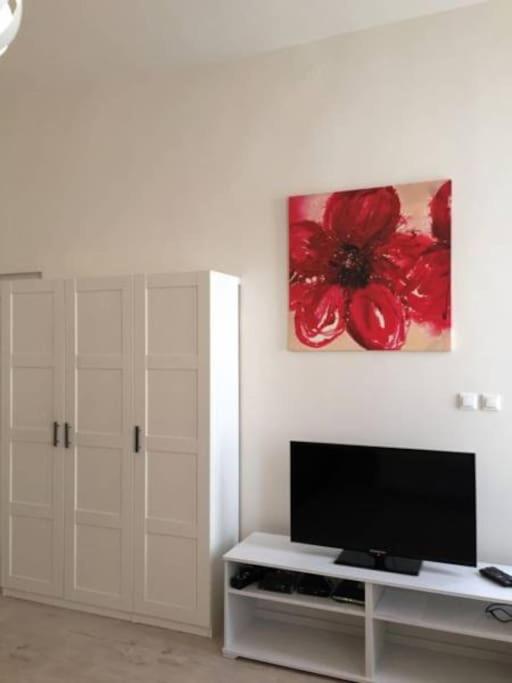 Trendy home near BASILICA with AC - Housity