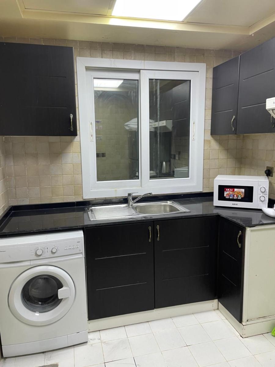 Decent Boys  in center of Bur Dubai next to Burjuman metro Station with all FREE Facilities - Housity