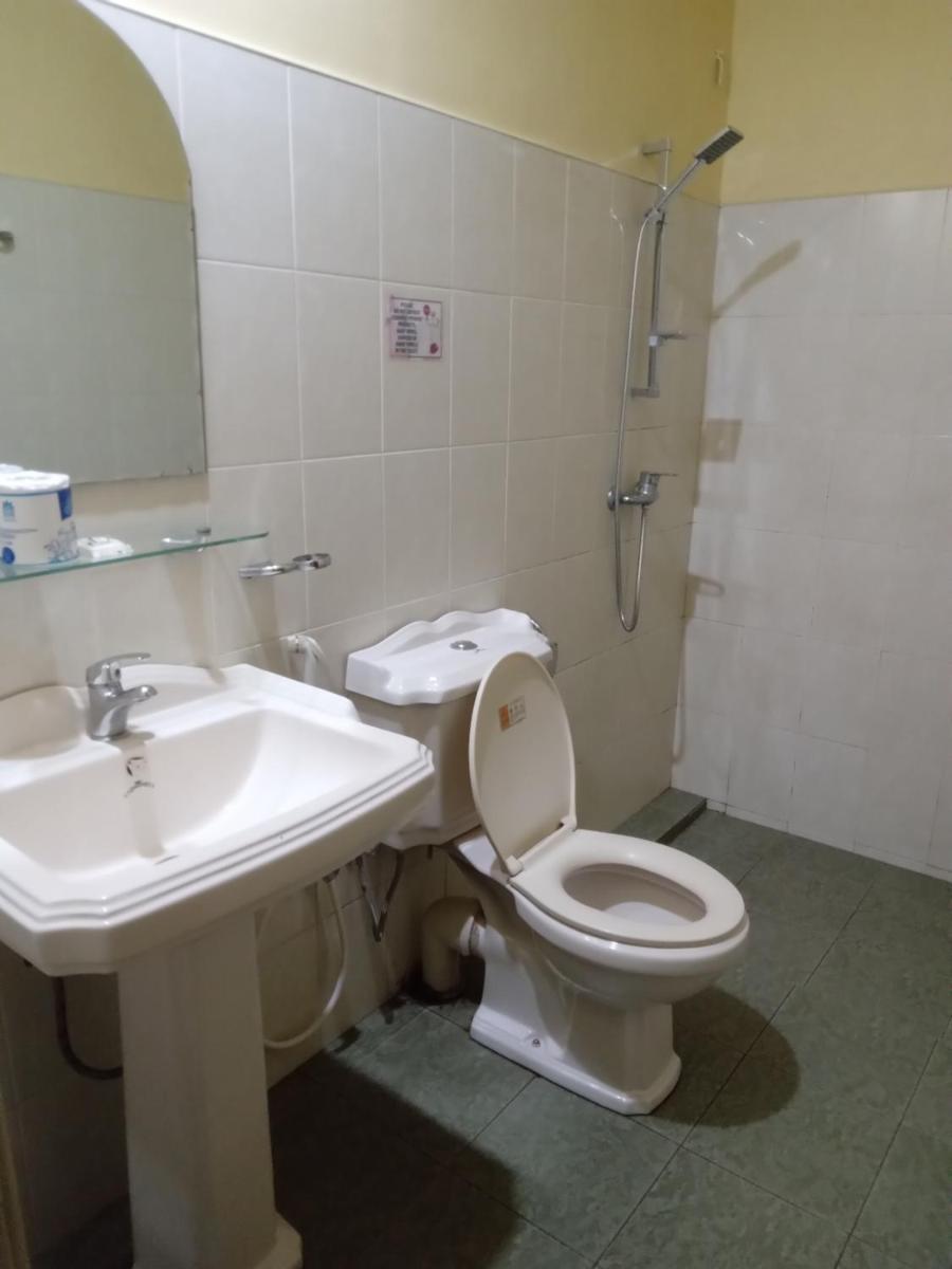 No.11 Uptown EconoStay - Housity