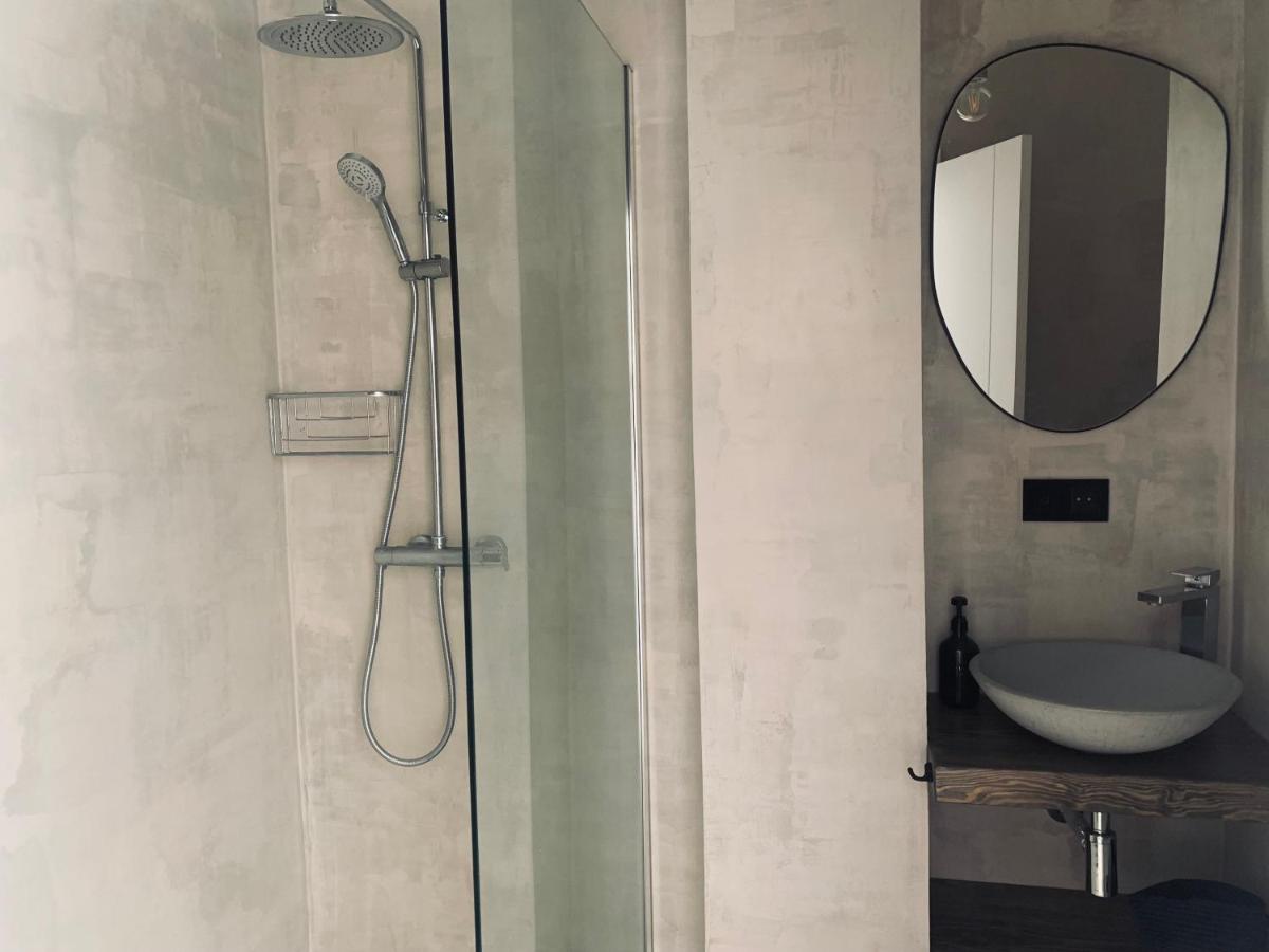 Spacious, Light & Cozy Apartments with Ocean Views - Housity