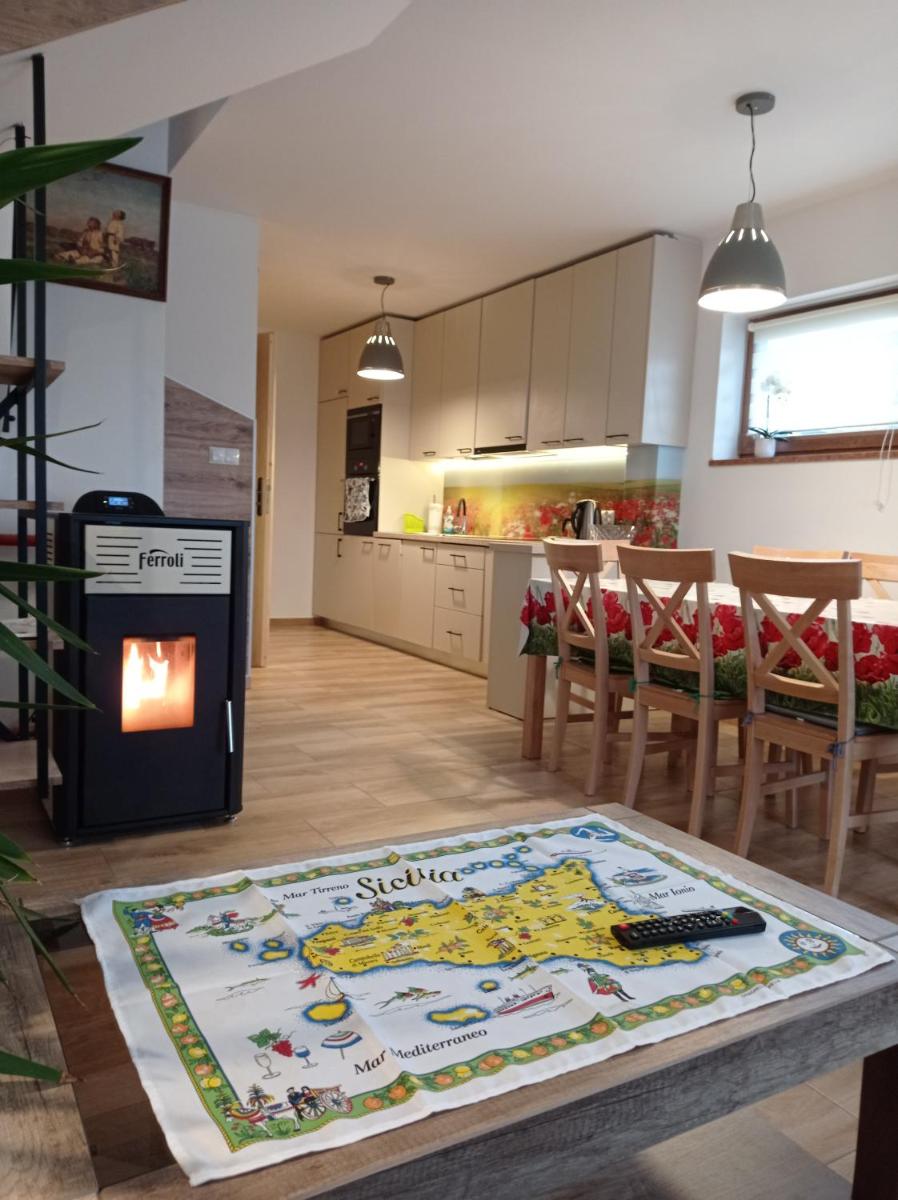 Domek w Górach Bis - Housity