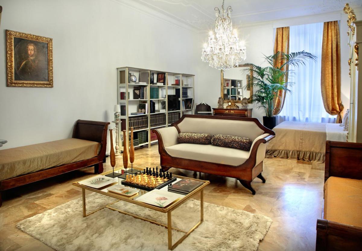 Arnaboldi Palace - Housity