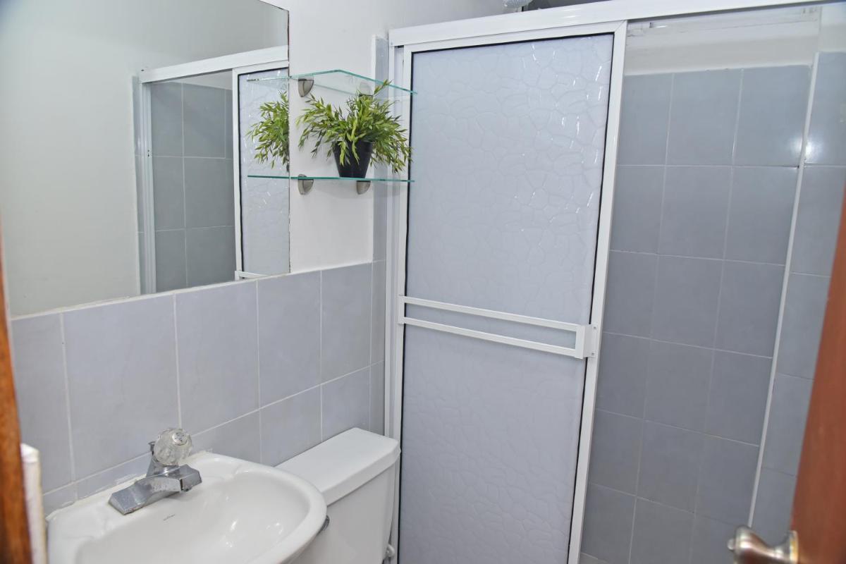 Suitetrails - Lovely KJ Apartments