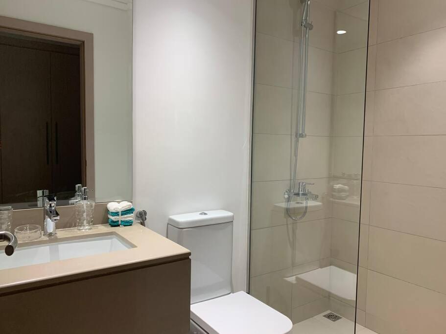 WE703-Entire Cozy Water-front Studio with Kitchen - Housity