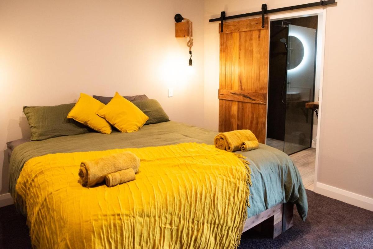 The Salty Bushman B&B - Housity