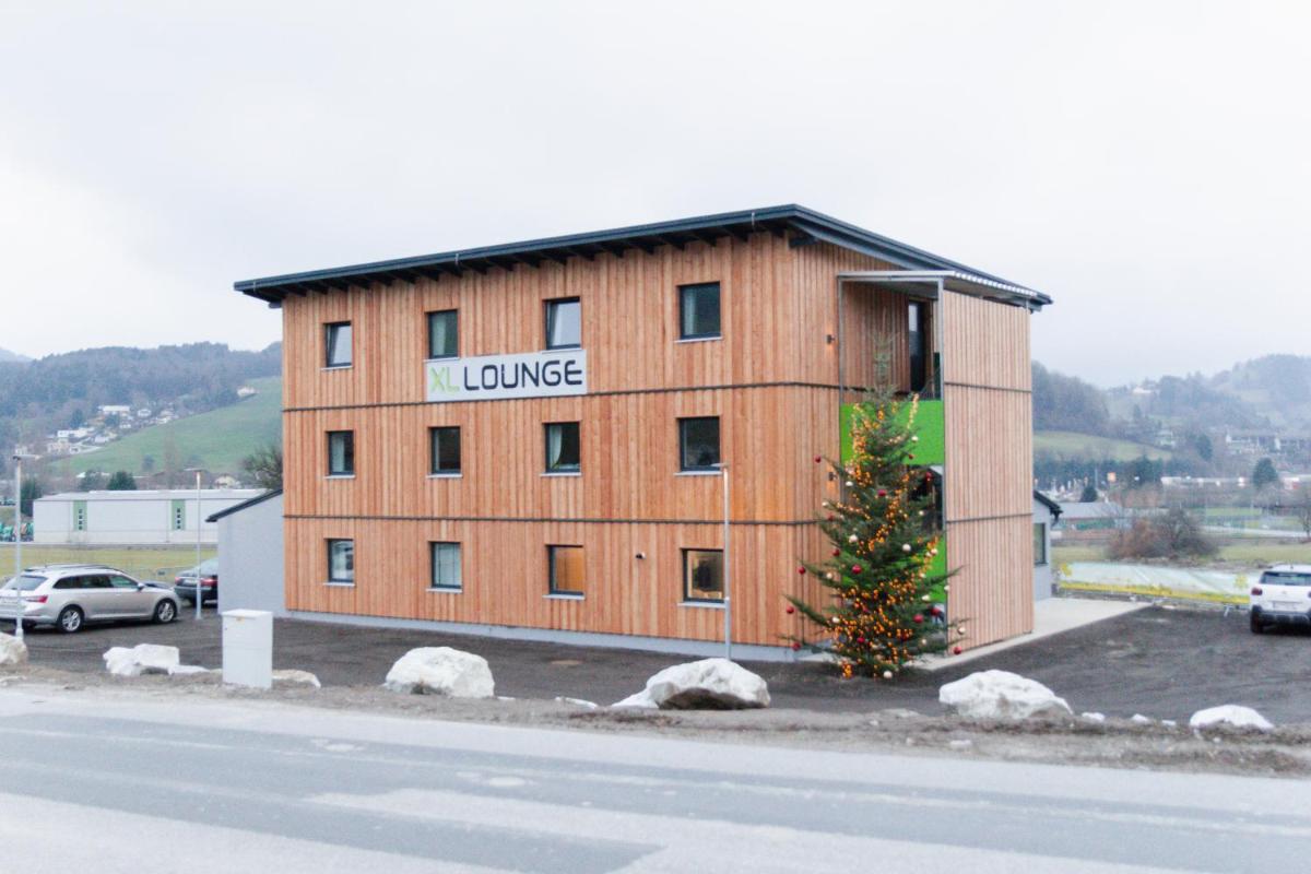 Motel XL Lounge - Housity