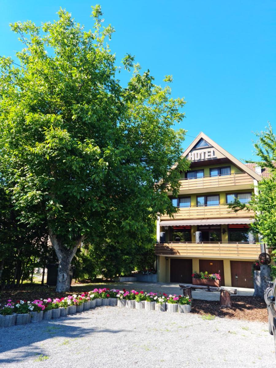 Hotel Landgasthof Fromm - Housity