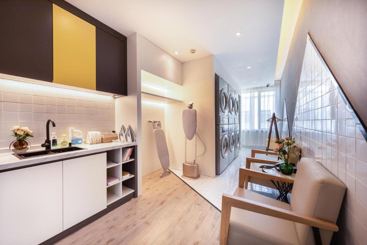 Atour Hotel Kunming West Renmin Road Daguan - Housity