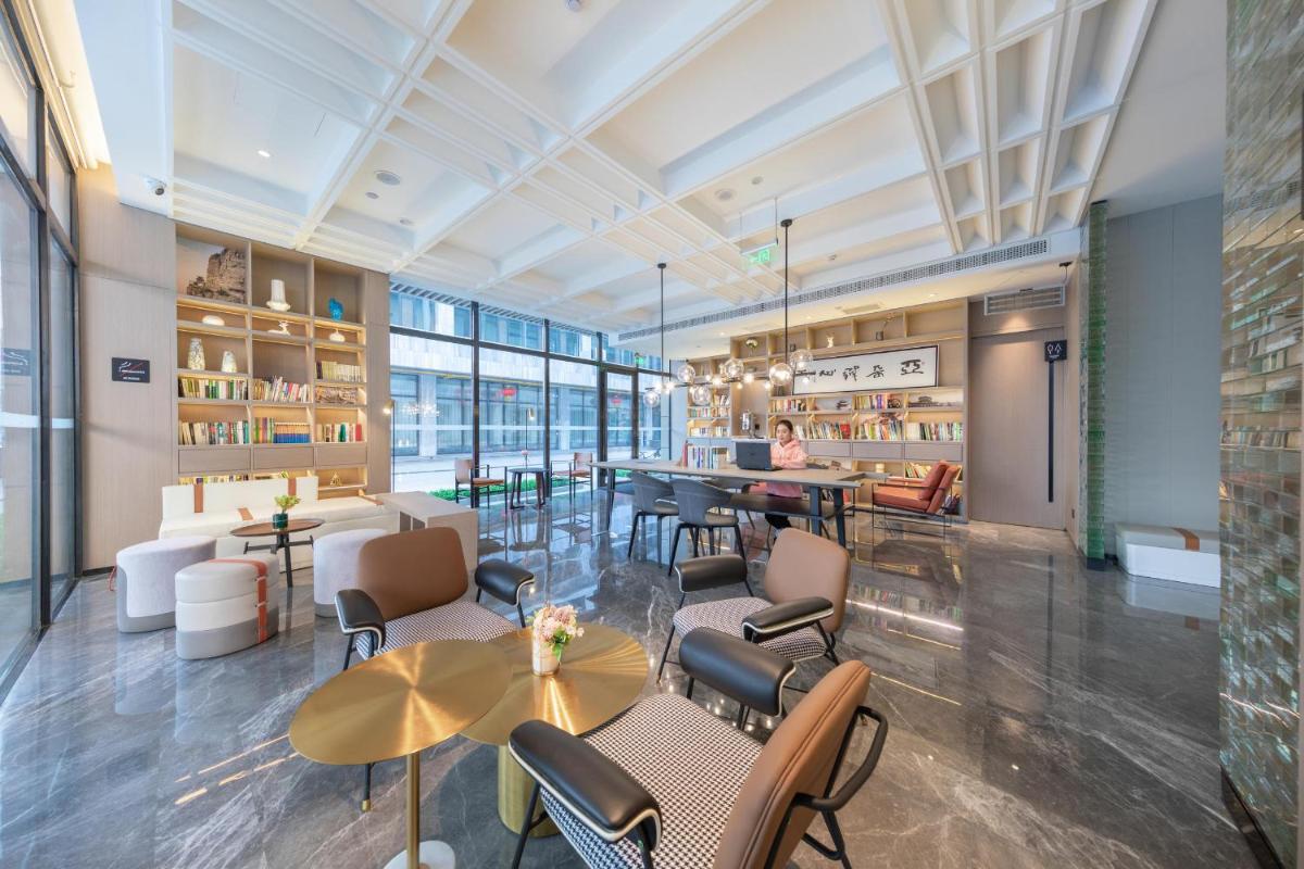 Atour Hotel Datong Dongxin Plaza Railway Station - Housity