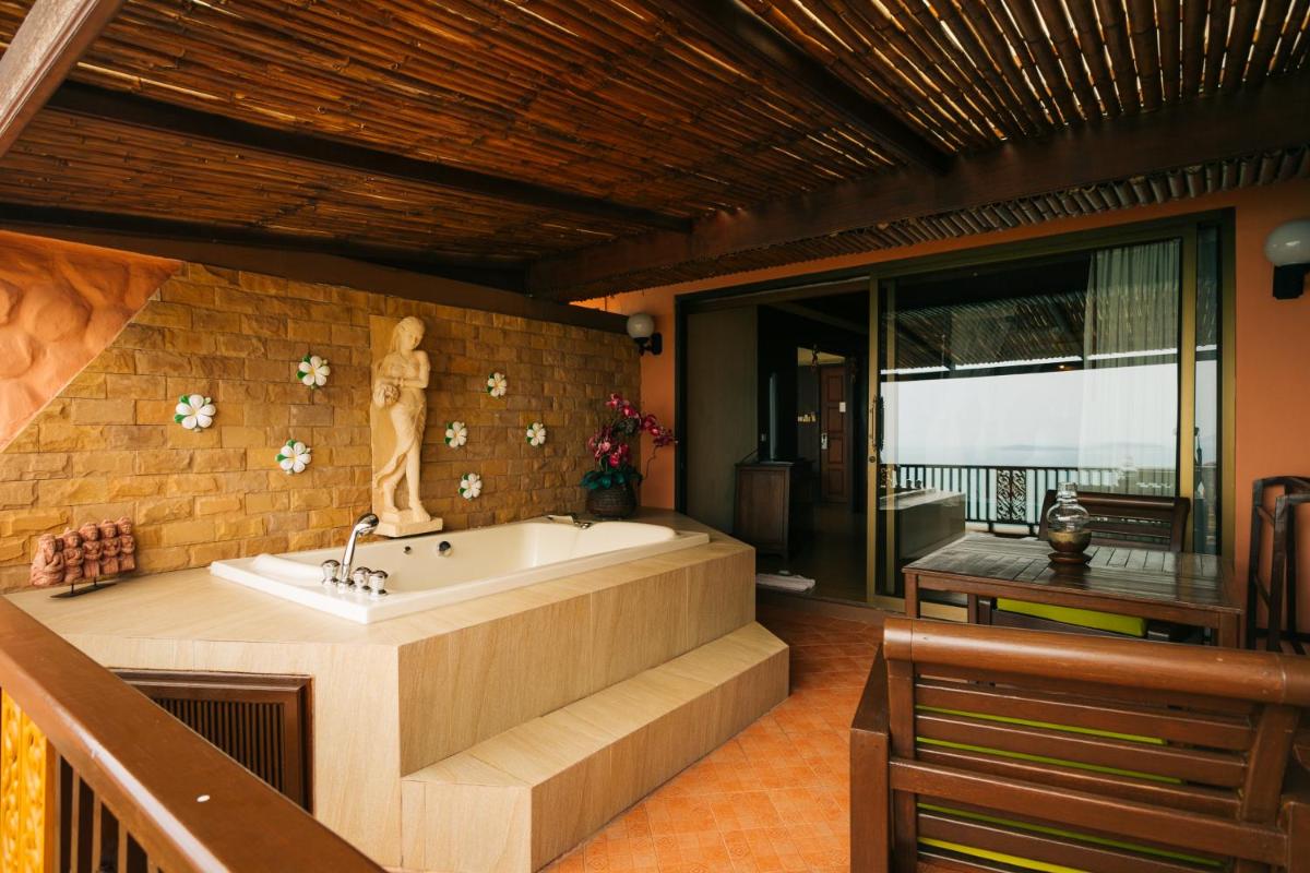 Samui Bayview Resort & Spa - SHA Plus - Housity
