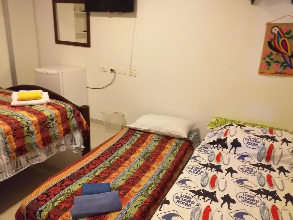 Quarto TRIPLO CONFORTO H em RECIFE - Housity