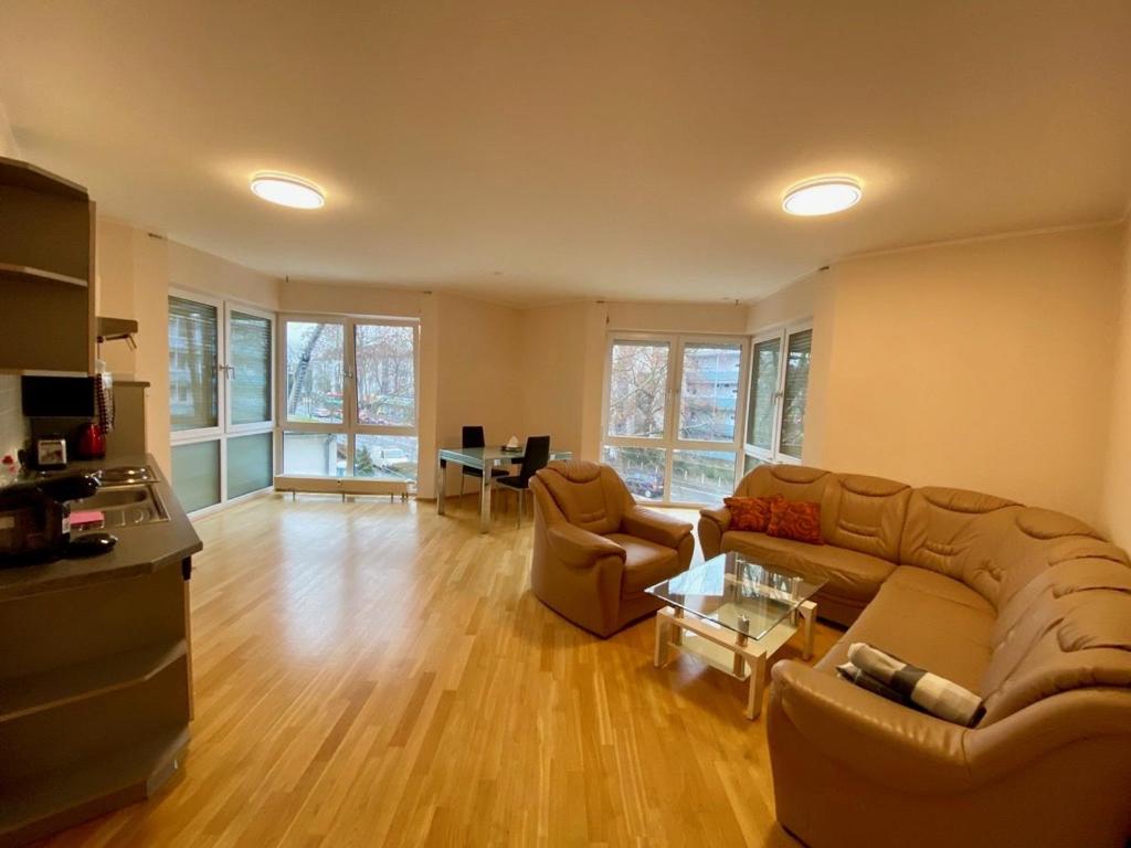 Suitetrails - Schöne Wohnung in Frankfurt am Main-Dornbusch