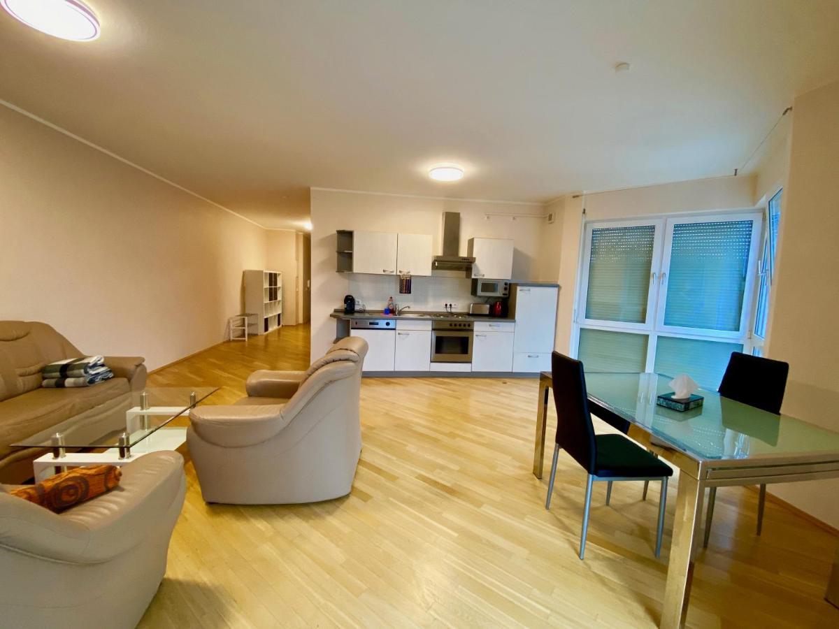 Suitetrails - Schöne Wohnung in Frankfurt am Main-Dornbusch
