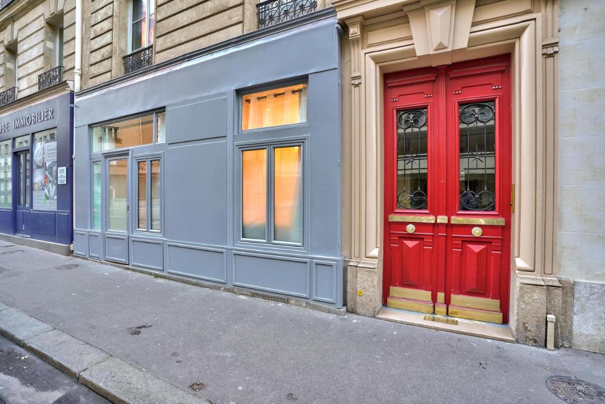 NEW Eiffel Tour ! Splendid Apartments in the Heart of Paris - Housity