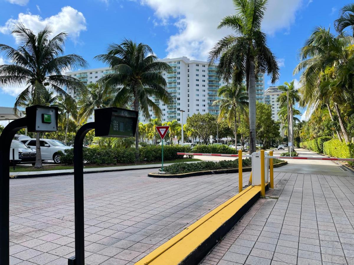 Suitetrails - COMFORTABLE Apartments in OCEAN RESERVE MIAMI