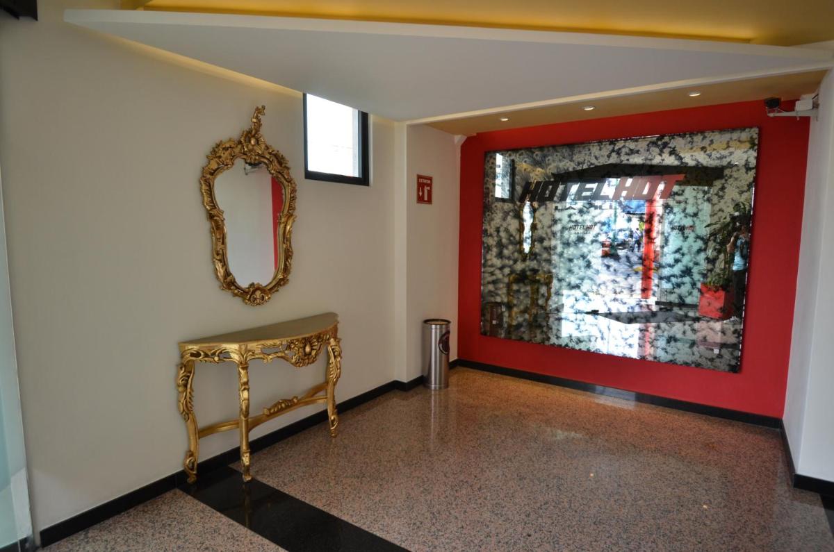 Hotel La Villa •Solo Adultos - Housity