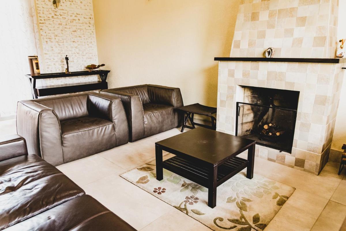 Incrivel casa com ampla area de lazer em Atibaia - Housity