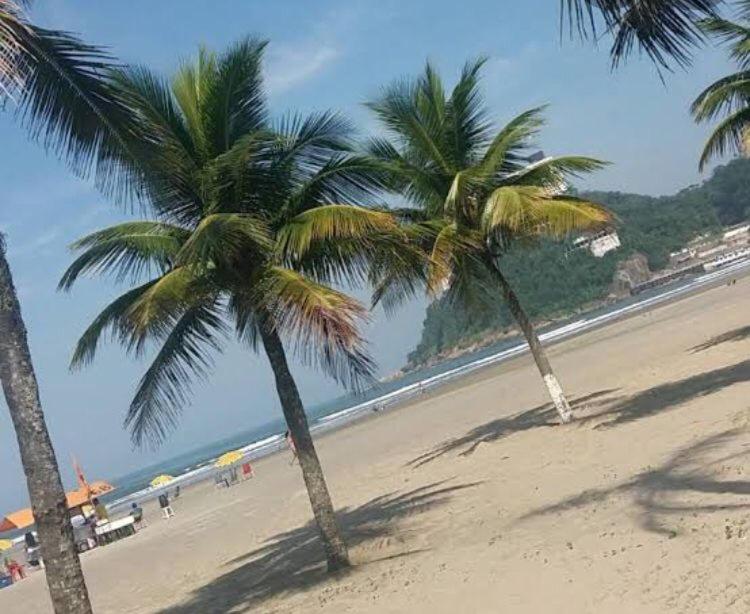 Pé na areia em Santos - Housity