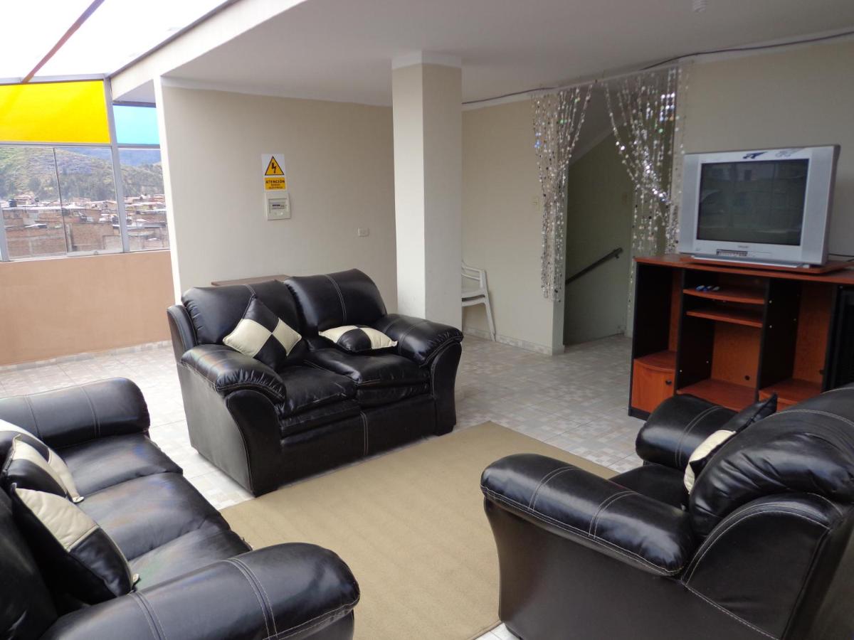 Hotel Los Gladiolos - Housity
