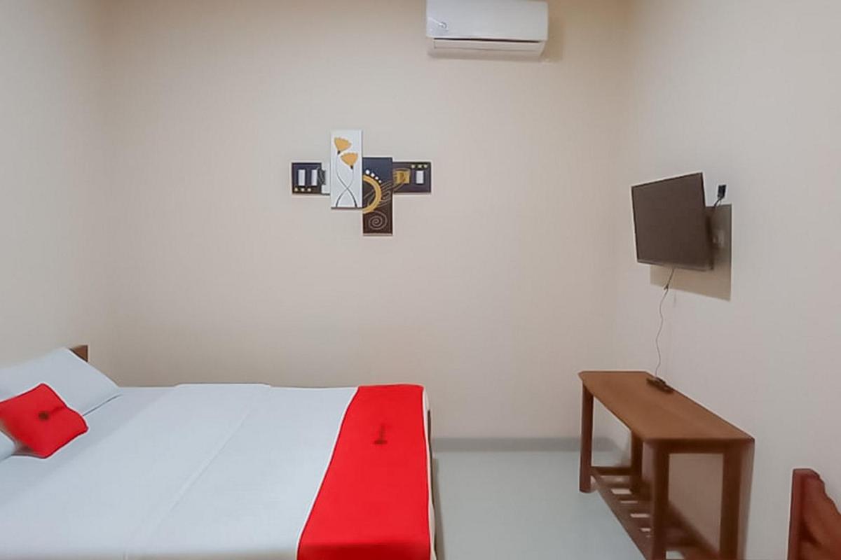 RedDoorz Syariah near Tugu Lampu Gentur Cianjur - Housity