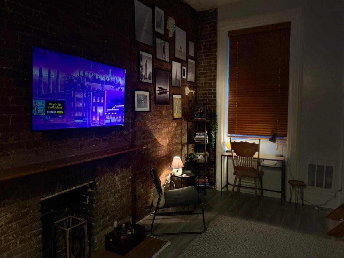 Cozy Studio  in Hells Kitchen - Housity