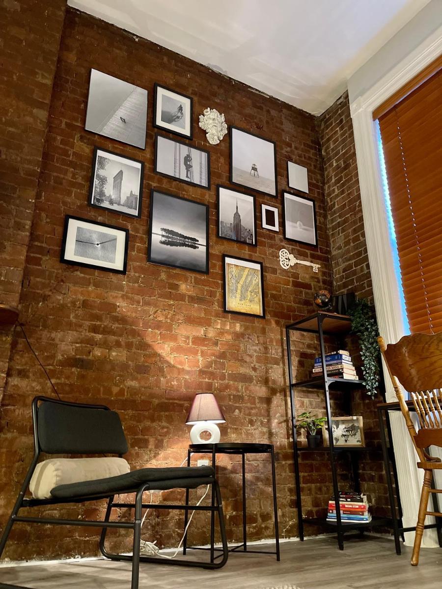 Cozy Studio  in Hells Kitchen - Housity