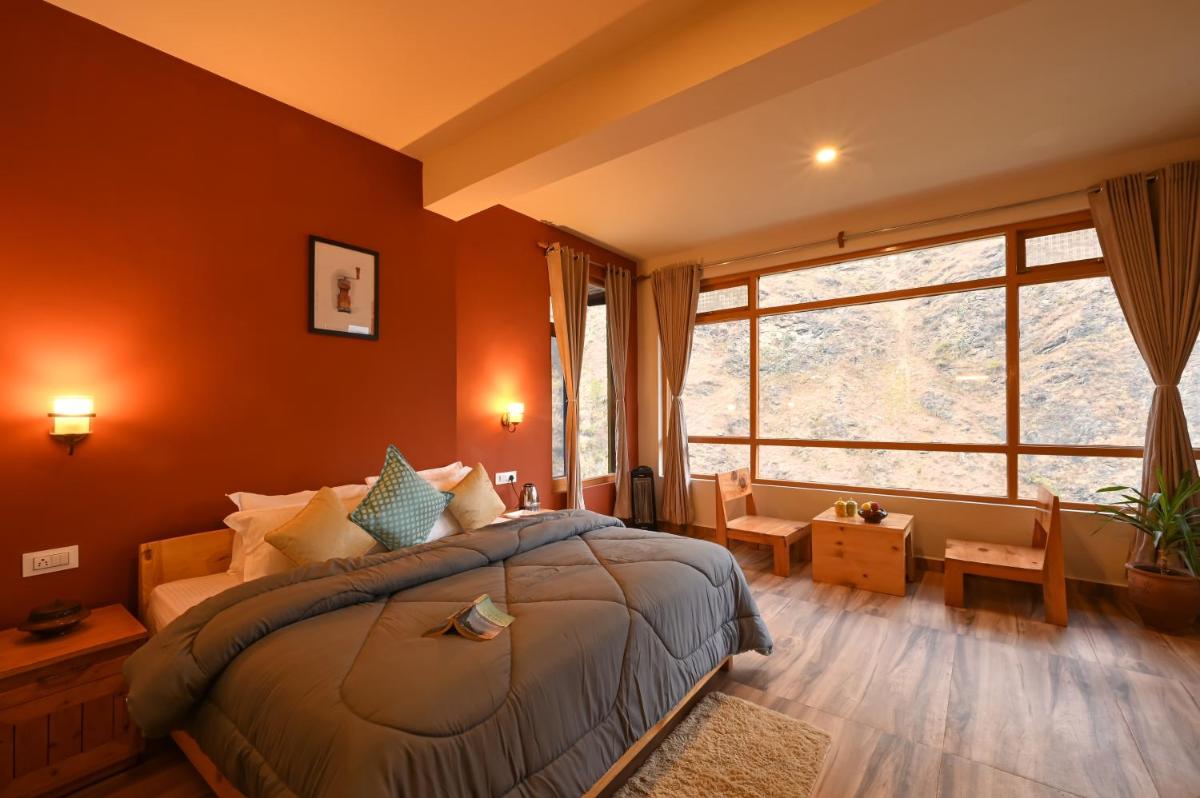 Zostel Dobhi, Manali - Hizvo