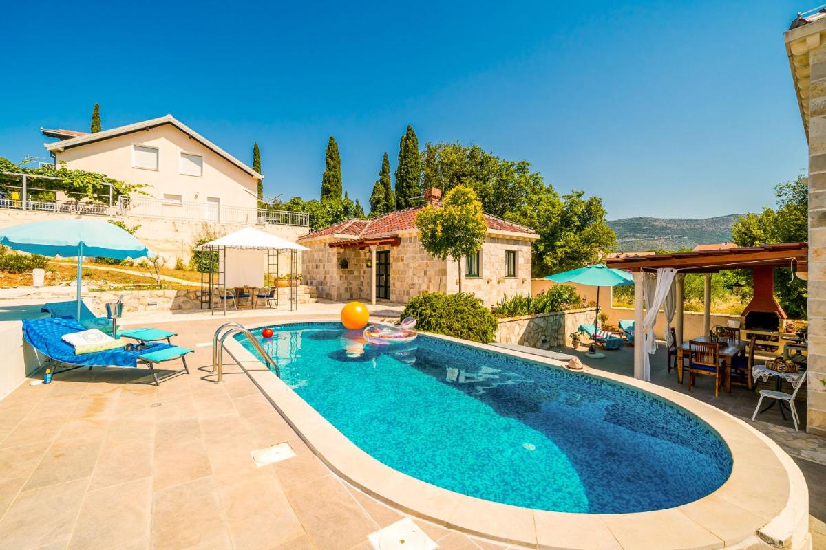 Dubrovnik Chalets - 2 charming stone houses - Housity