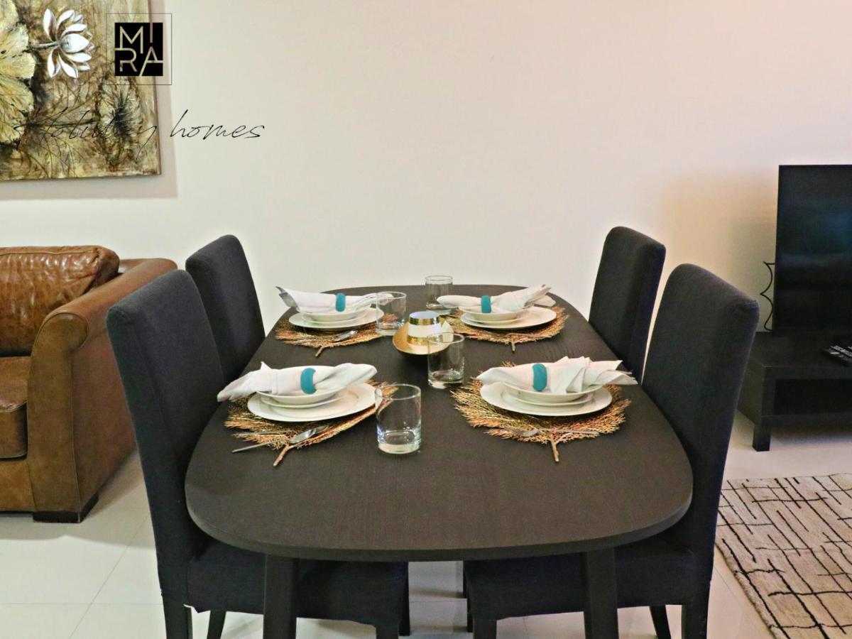 Mira Holiday Homes - Serviced 1 bedroom with Creek View - Housity