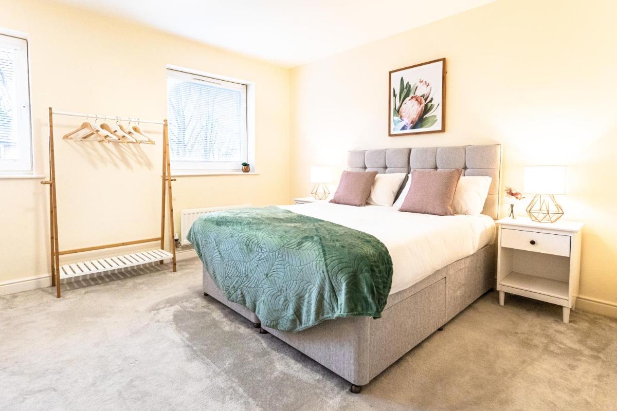 Waterside Lodge by PAY AS U STAY - Housity