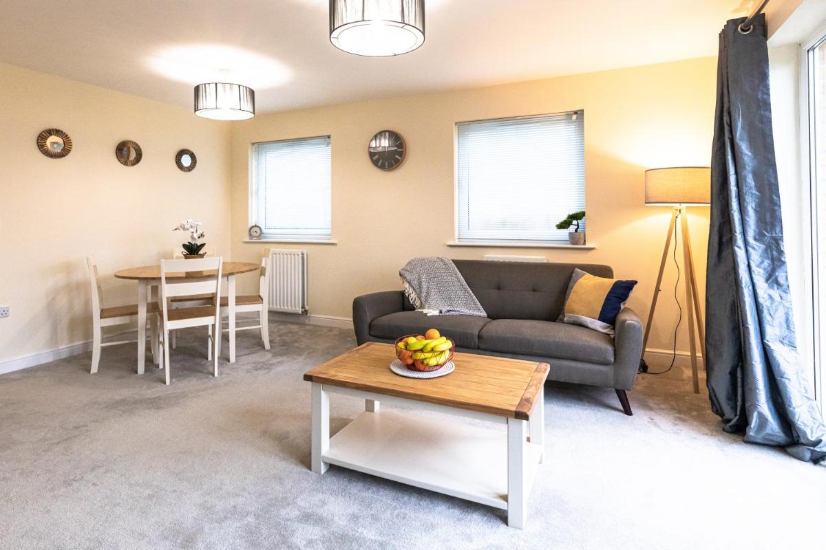 Waterside Lodge by PAY AS U STAY - Housity