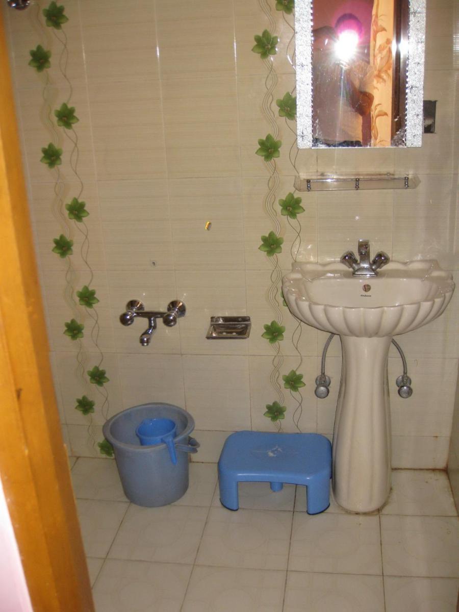 Hotel Gulistan - Housity