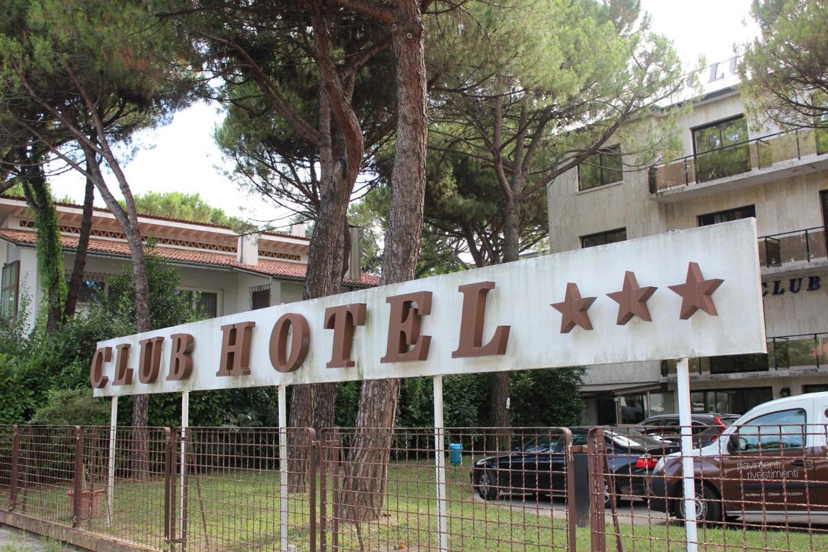 Club Hotel - Housity