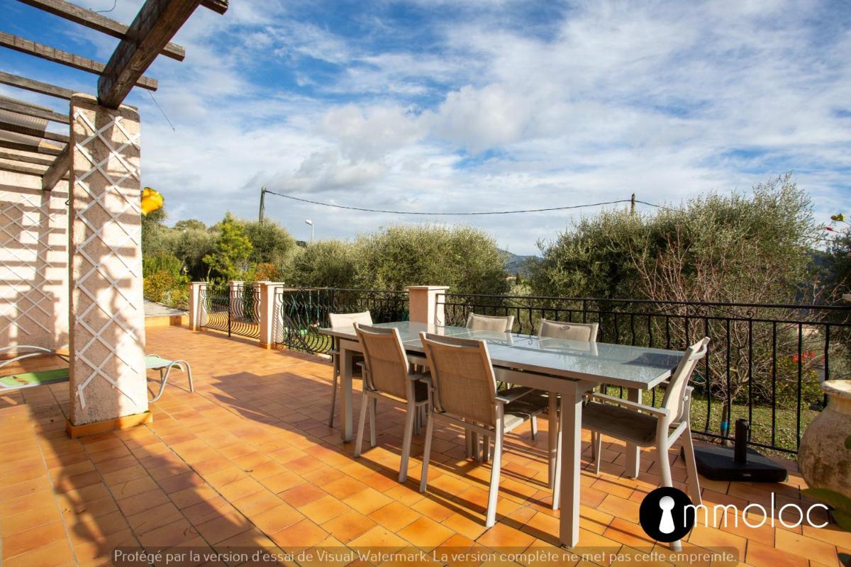 4 bedroom house with air conditioning and garden - Housity