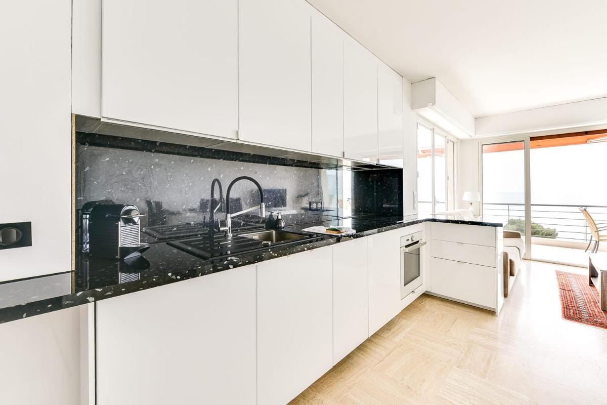 IMMOGROOM- 2 bedrooms -Panoramic Sea view - Huge Terrace - Beach - Housity