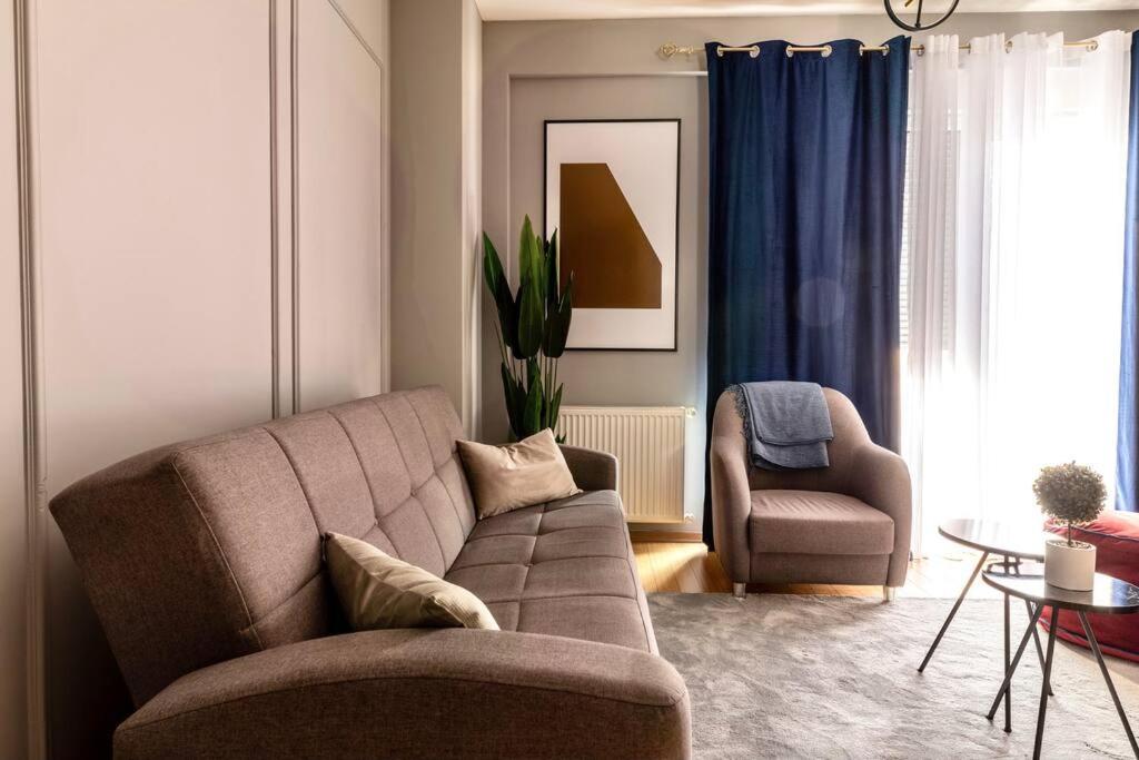 Etern Stays - Urban Apartment - Housity