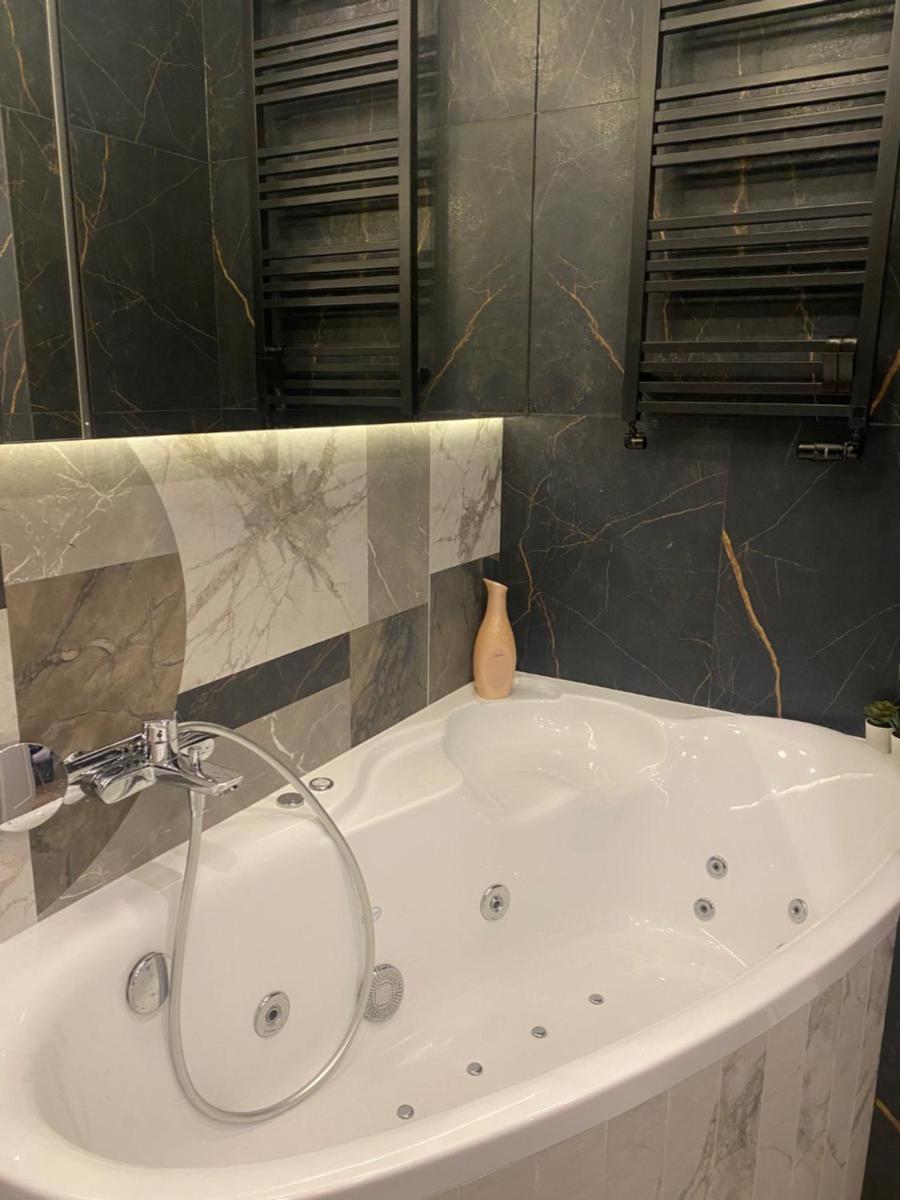 Family & Business Sauna Apartments No 11 Leśny nad Zalewem Cedzyna Unikat - 3 Bedroom with Private Sauna, Bath with Hydromassage, Terrace, Garage, Catering Options - Housity