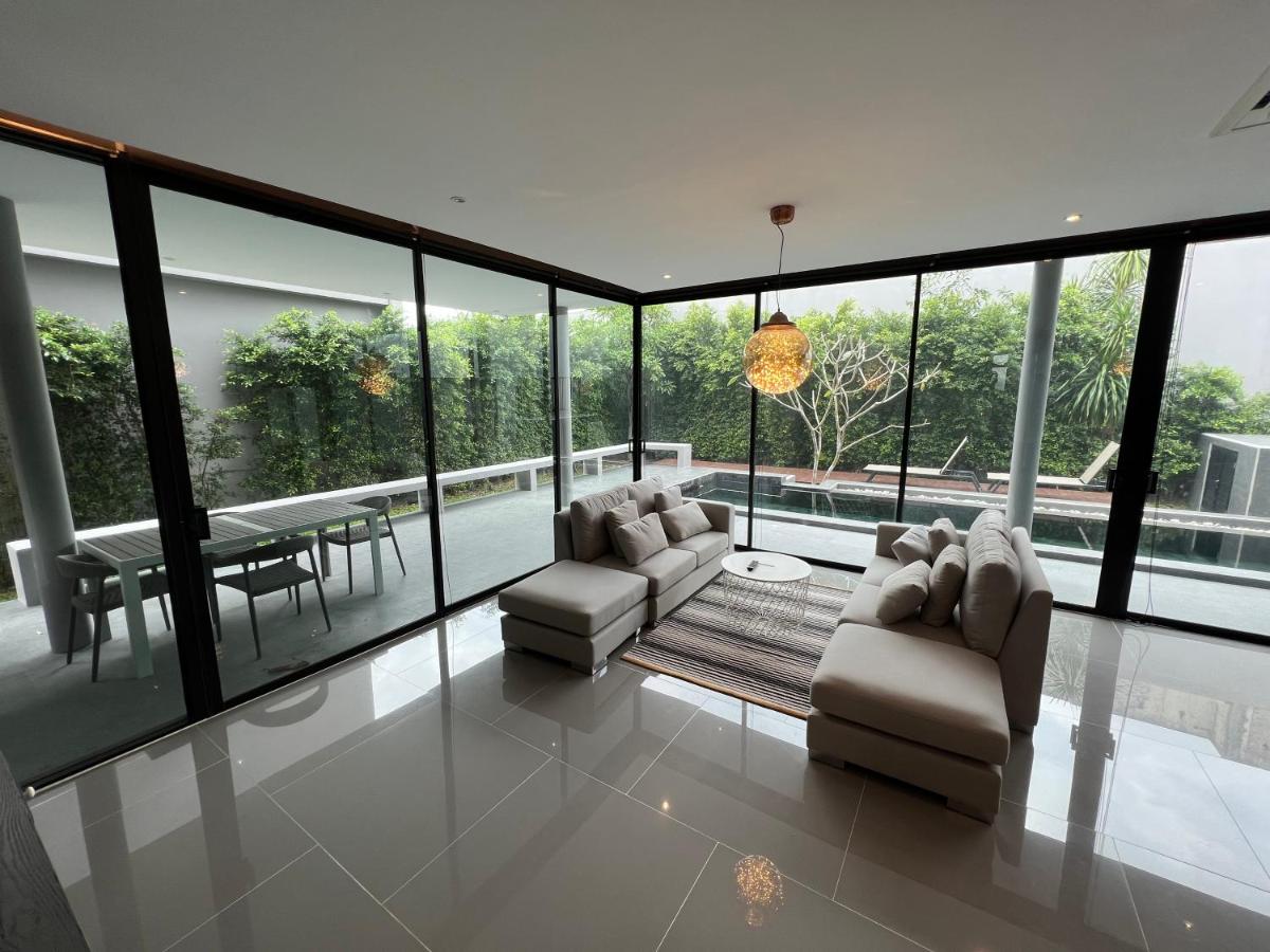 3 Bedroom Bang Tao Villa with pool - Housity