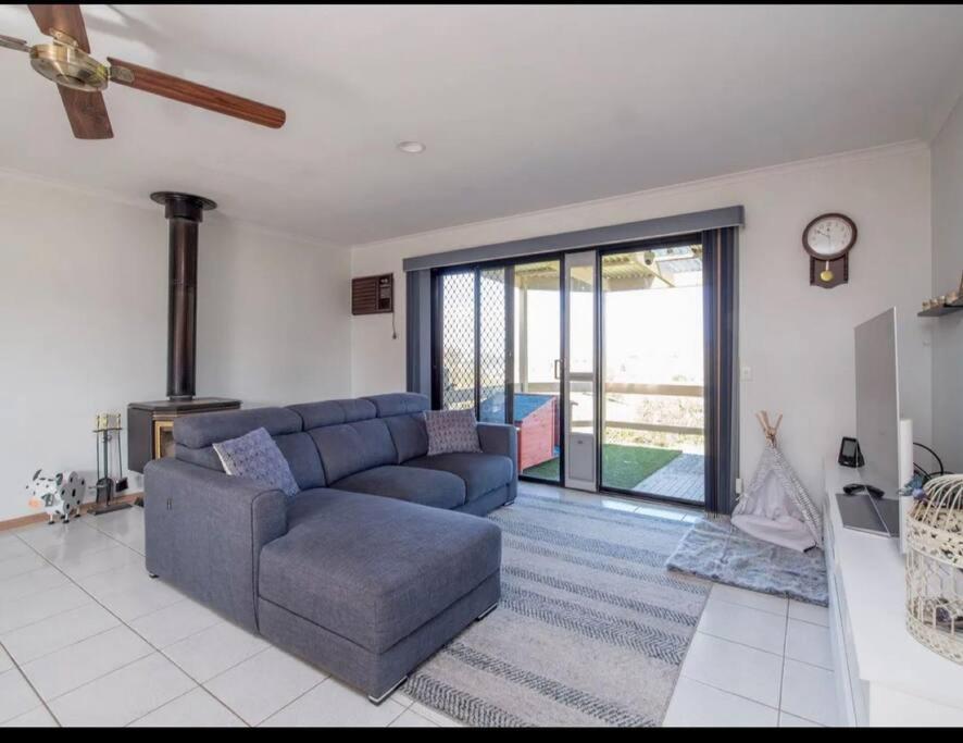 Peaceful FarmHouse stay next to Bacchus Marsh Town - Housity