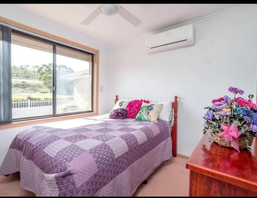 Peaceful FarmHouse stay next to Bacchus Marsh Town - Housity