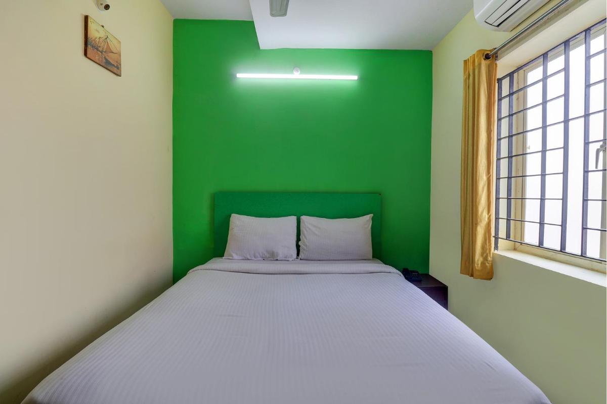 Fab Green Tree Inn - Housity